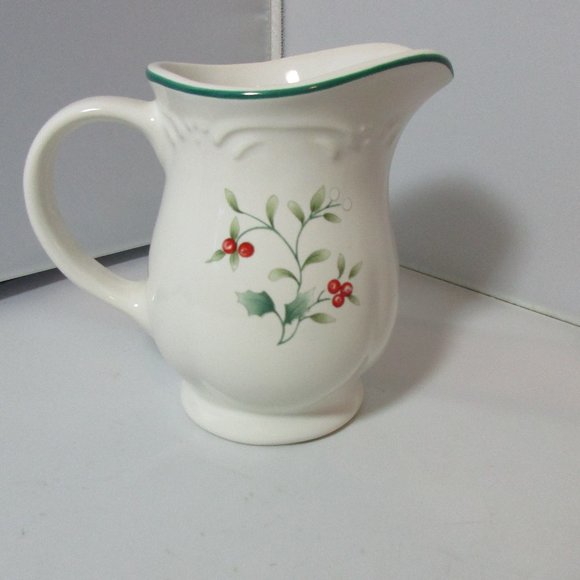 Pflatzgraff Winterberry Holiday Pitcher Creamer - Picture 1 of 6